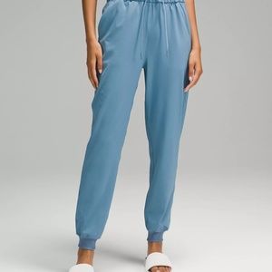 Stretch High-Rise Jogger Full Length - Size 6 - Camo color